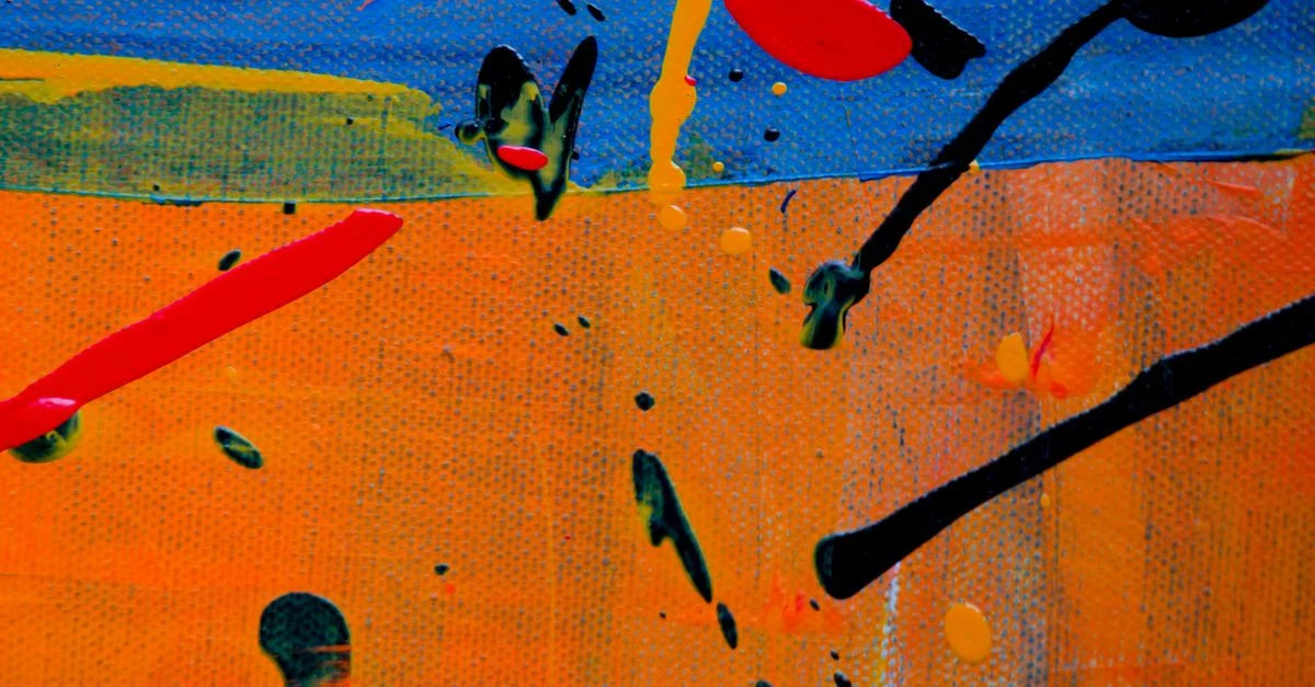 Peinture abstraite colorée avec des coups de pinceau audacieux et des teintes vibrantes sur toile.